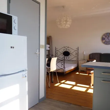 Cosy Et Lumineux A Charente Апартаменты *